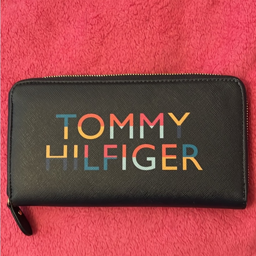Tommy Hilfiger wallet never used